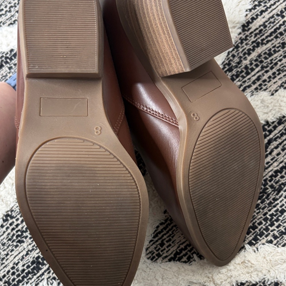 Nwot Cushionaire Brown Leather Ankle Booties size 8 - Picture 5 of 5
